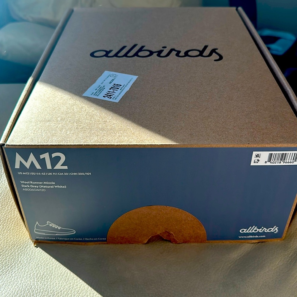 Allbirds Wool Runner Mizzle (dark gray/charcoal) size M12. Brand new In box